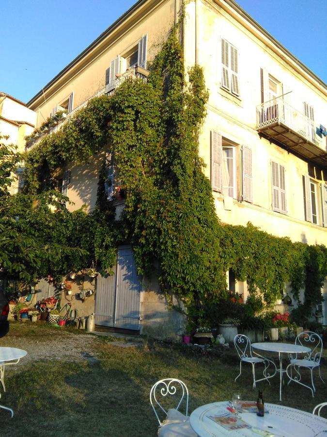 Au Relais Fleuri Bed & Breakfast Gilette